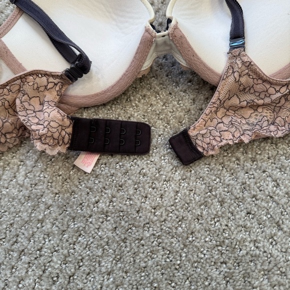Victoria's Secret Cream and Purple Lace Overlay Bra - Picture 6 of 8